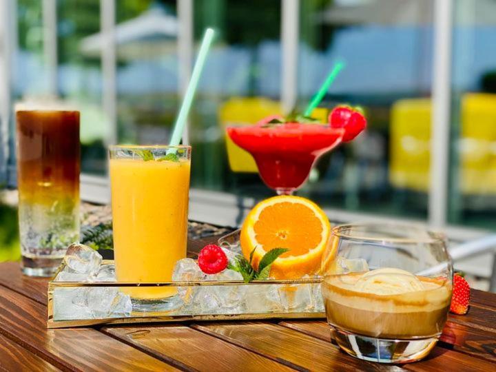 Aerocafe Hotel Партизанске Екстериор снимка