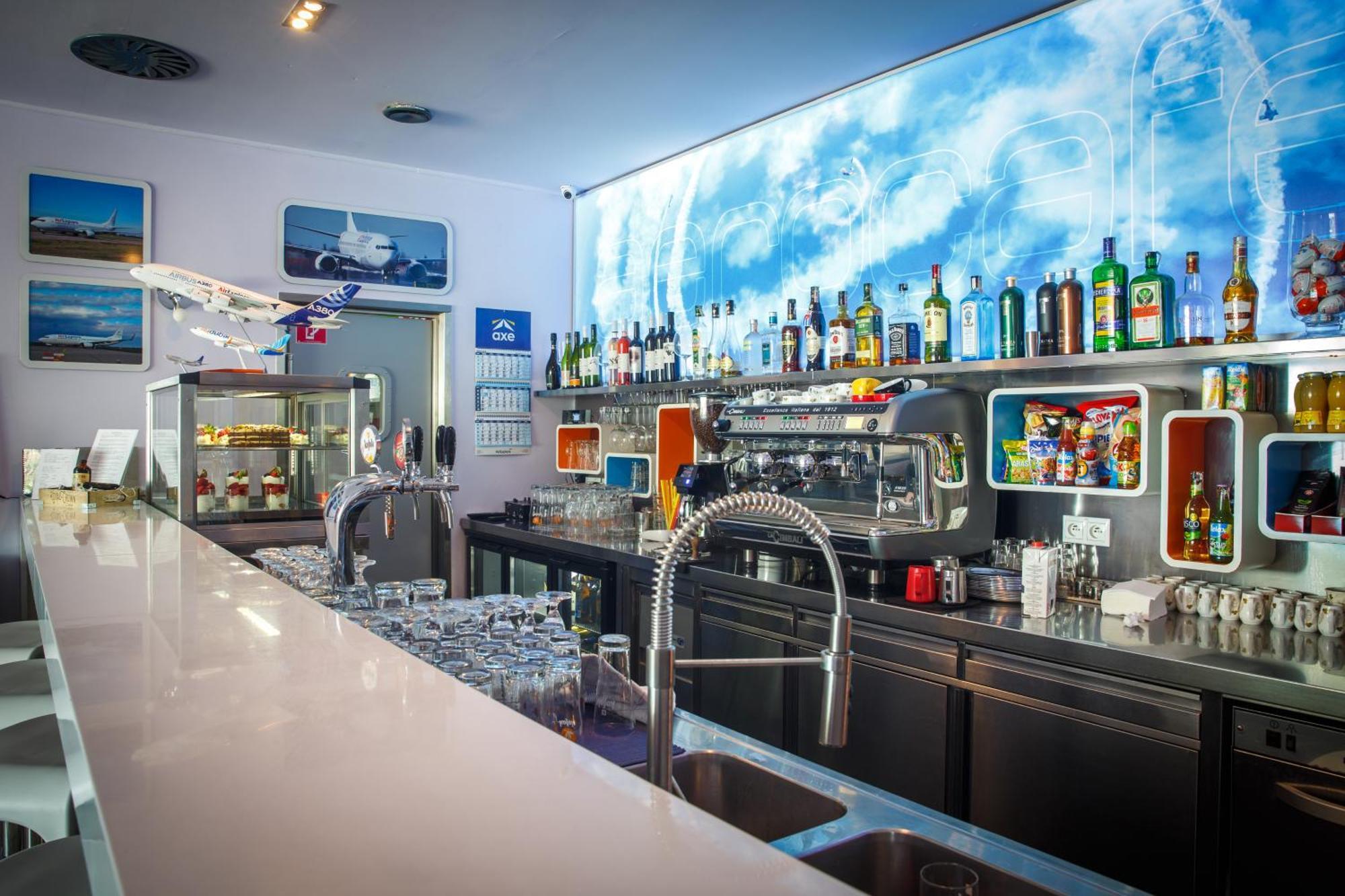 Aerocafe Hotel Партизанске Екстериор снимка