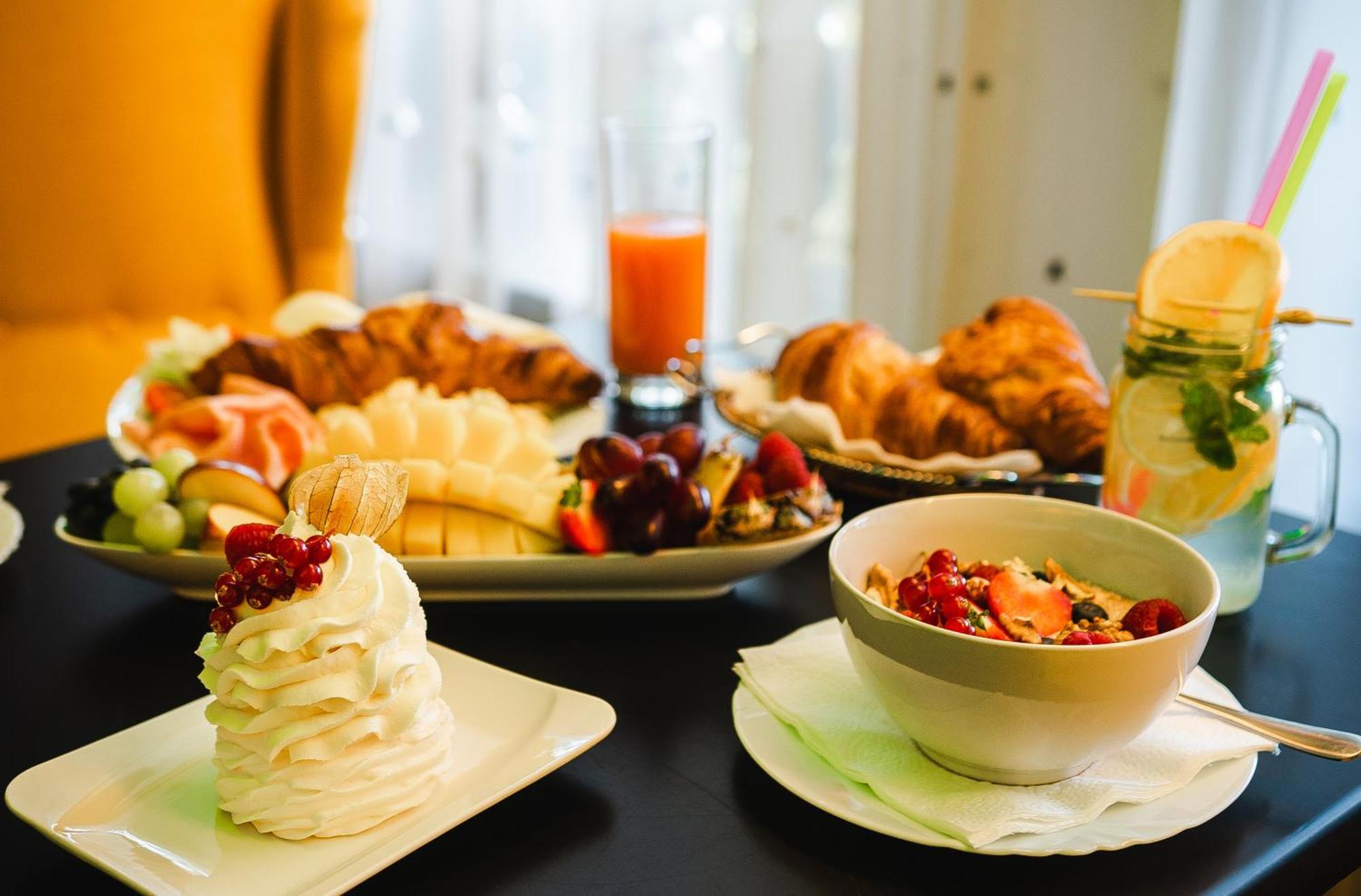 Aerocafe Hotel Партизанске Екстериор снимка